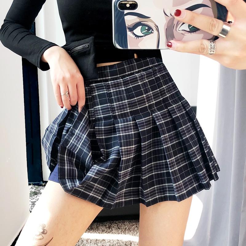 Navy blue shop plaid pleated skirt